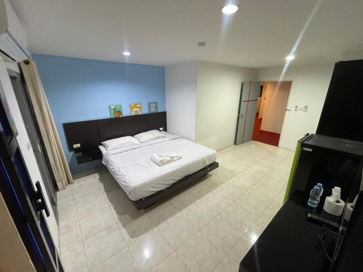 Islanda Hotel Patong Luaran gambar