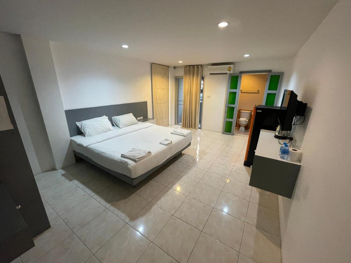 Islanda Hotel Patong Luaran gambar