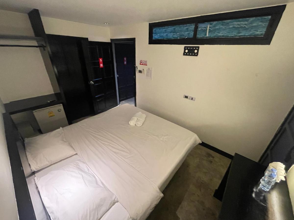 Islanda Hotel Patong Luaran gambar
